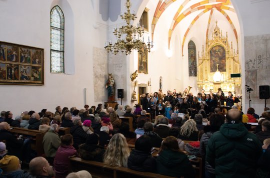 Nedělní adventní koncert vynesl přes dvacet tisíc