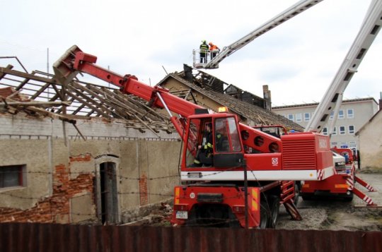 Demolice jatek vedle Tržiště začíná