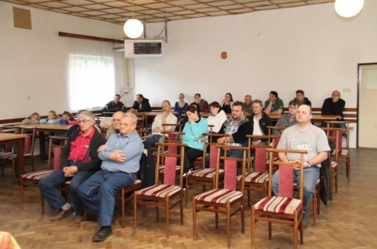 Lidé z Hrbova a Svařenova se starostou řešili dětská hřiště