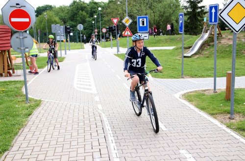 Mladí cyklisté testují svoje znalosti a dovednosti