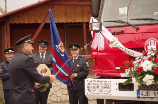 Rudíkovští hasiči slavnostně převzali novou cisternu