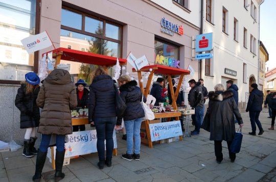 Žáci utržili v Andělské kavárně 50 tisíc korun. Peníze použijí na výlet i dobročinné účely