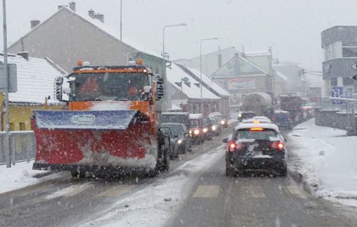 Sněžení notně zkomplikovalo dopravu