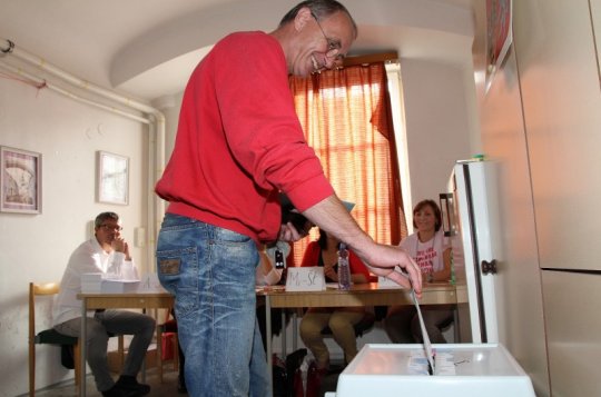 Lidé v referendu řekli ANO, výsledky nejsou závazné