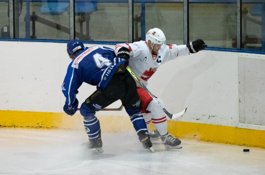 První okresní derby vyhráli velkomeziříčští hokejisté