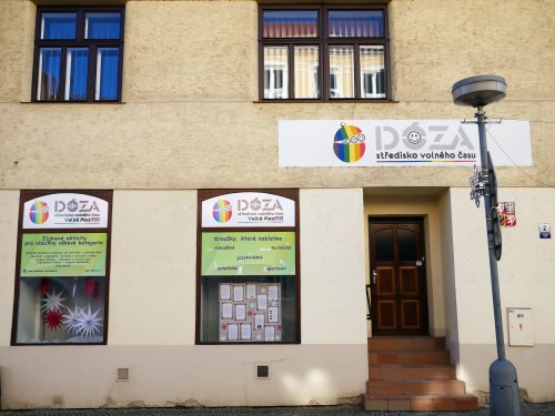 Dóza pořádá letní kurzy češtiny pro dospělé 