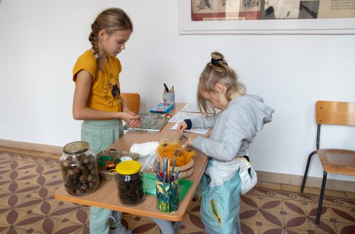 Včelaři vystavovali na gymnáziu