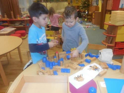 Děti mají díky projektu nové stavebnice