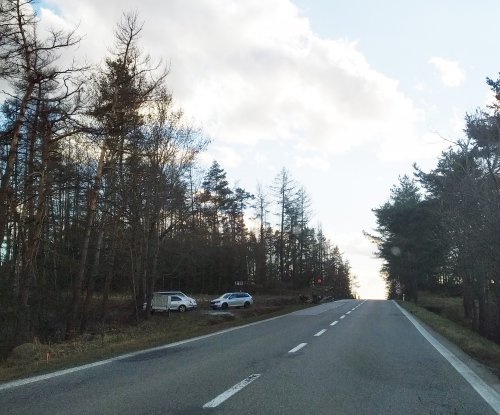 Rekonstrukce silnice mezi Oslavičkou a Rudíkovem potrvá do konce října. Objízdné trasy se liší