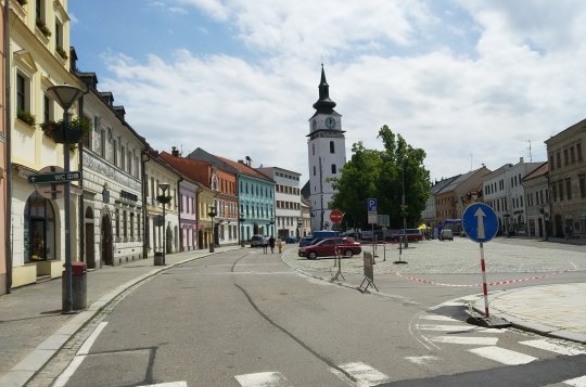 V sobotu 22. června bude Náměstí průjezdné po jeho horní straně