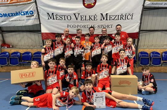 Minižáci házené skončili stříbrní na domácím turnaji Poex Cup 