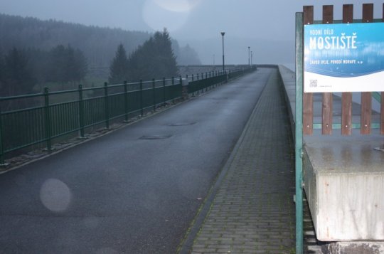 Hráz přehrady Mostiště bude od dubna uzavřena
