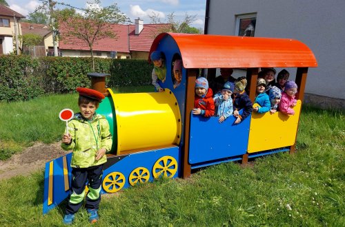 Za dětmi do Olší přijel vlak