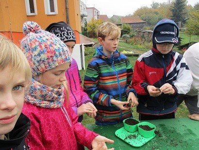 Školáci ze ZŠ a MŠ Lhotky se učili, jak recyklovat