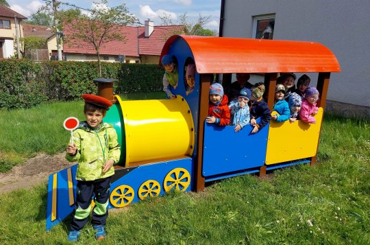 Za dětmi do Olší přijel vlak