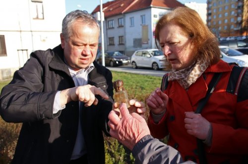 V základech pomníku byly objeveny schránky s odkazem předků